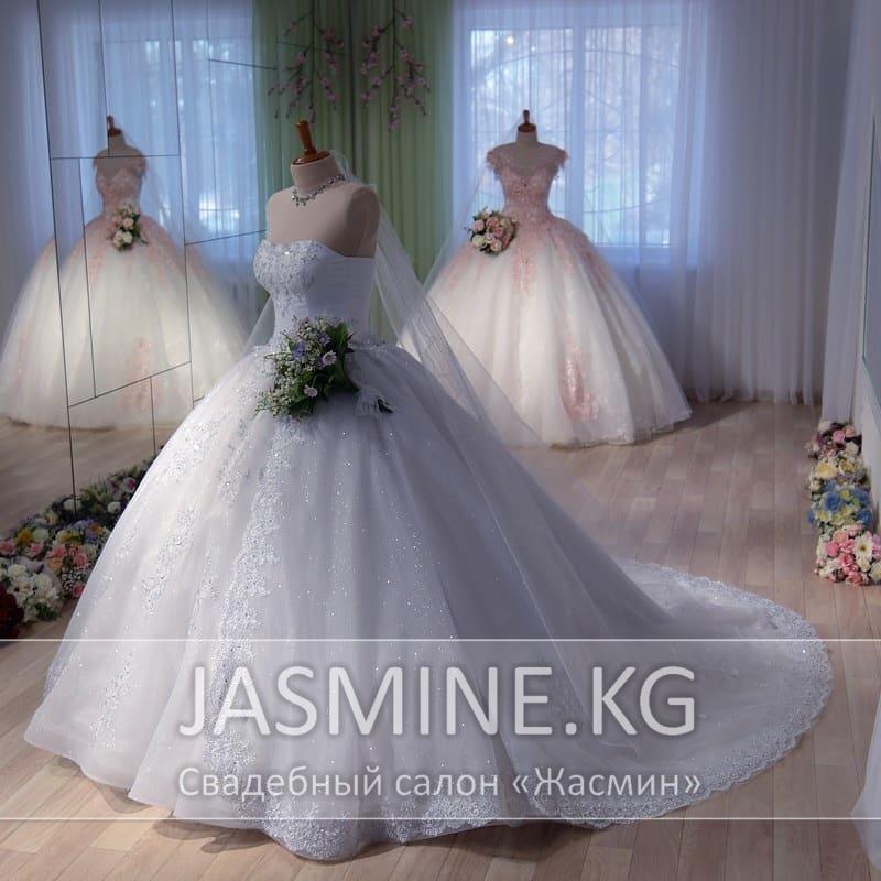 WD-49AL WD-49AL: белое, очень пышное, свадебное платье с серебряными кружевами и напылением