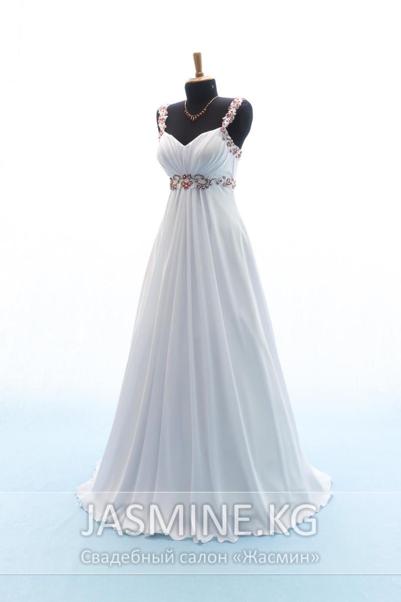 WD-21 WD-21: белое, свадебное платье, средней пышности(не пышное), в греческом стиле, оформленное драпировкой по корсету и юбке, выполнена ручная вышивка по белому кружеву: красным бисером, жемчугом, рубкой и стразами