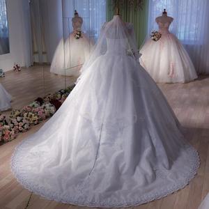 Клик для просмотра WD-49AL: белое, очень пышное, свадебное платье с серебряными кружевами и напылением